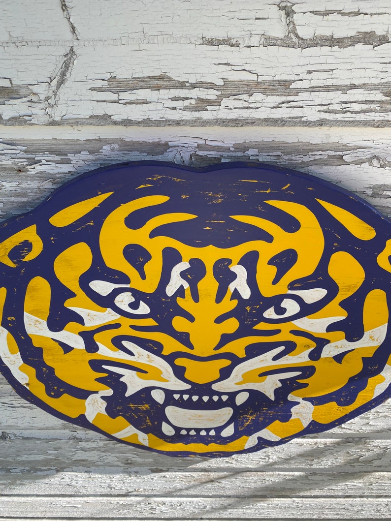 LSU Tigers sign