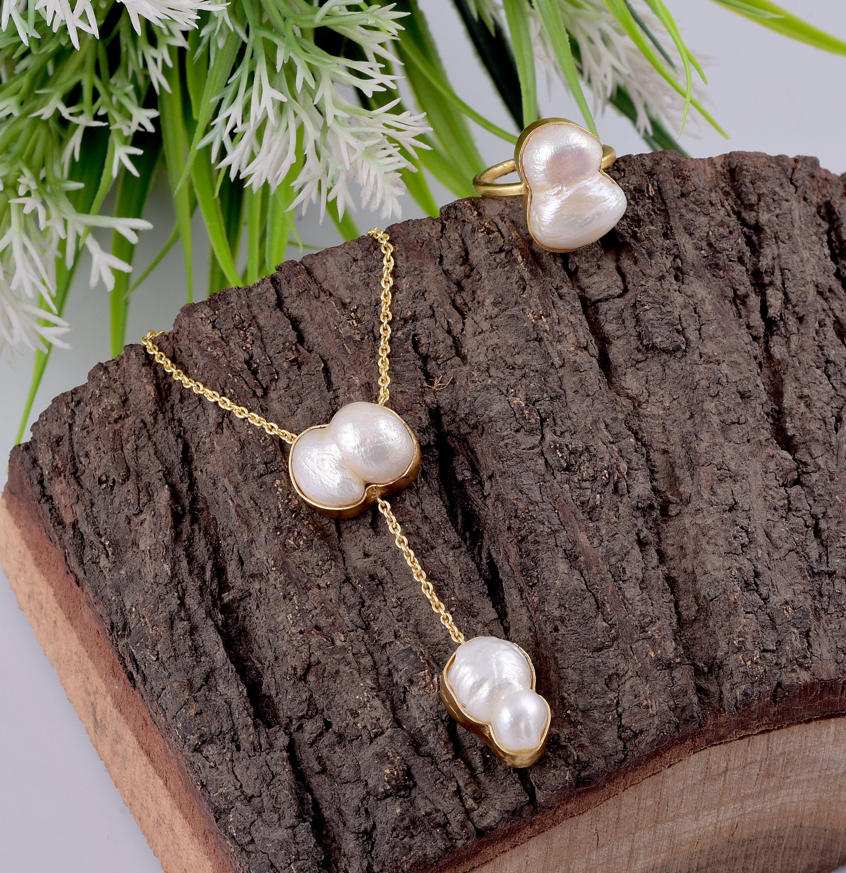 ネックレス・ペンダント The Mixed Pearl Necklace GREY AND WHITE PEARL NECKLACE WITH BAROQUE DROP – Maarz Pearls