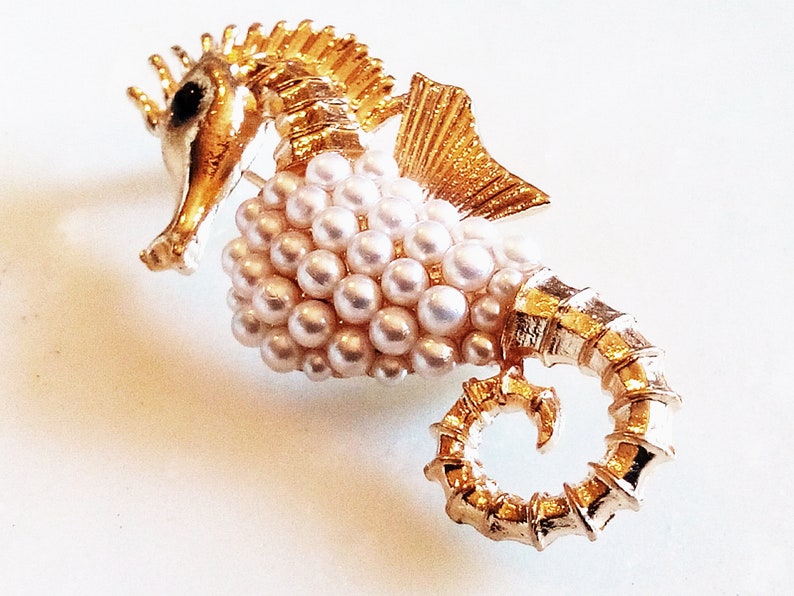 PEARL SEAHORSE BROOCH PinAccessory French Jet Elegant Gold Tone Setting. Gorgeous Figural Sealife Fabulous White Fantasy Pearls Ocean