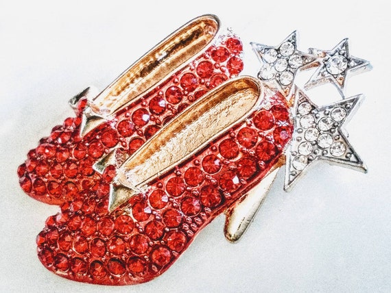 HolidaySeasonJewelry Rhinestone Shoes Brooch! Delightful Red & Clear Crystal Pin Accessory! Fabulous Dorothy/Wizard of oz Motif! Hot Movie Gift! Gold Tone Set.