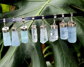 Colgante de cristal aguamarina - Colgantes de plata de ley - Joyería con gema de berilo - Cristales para la valentía - Piedras de nacimiento