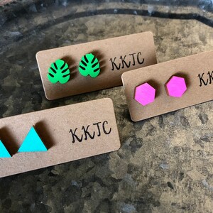 without metals, hand-painted Set of 6 hypoallergenic wooden studs pastel paintssynthetic resin