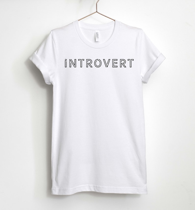 Introvert, T-shirt för introvert, antisocial T-shirt, social ångest T-shirt, present till introvert, unisex- och damtröjor bild 2
