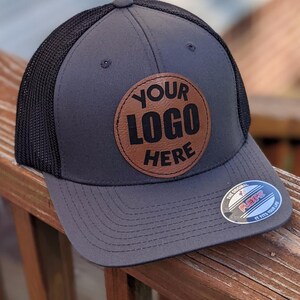 Czapki z logo firmy | Czapki z naszywkami ze skóry | Dopasowane czapki typu trucker
