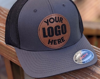 Cappelli con logo aziendale / Cappelli con toppe in pelle personalizzate all'ingrosso / Cappellini da camionista aderenti
