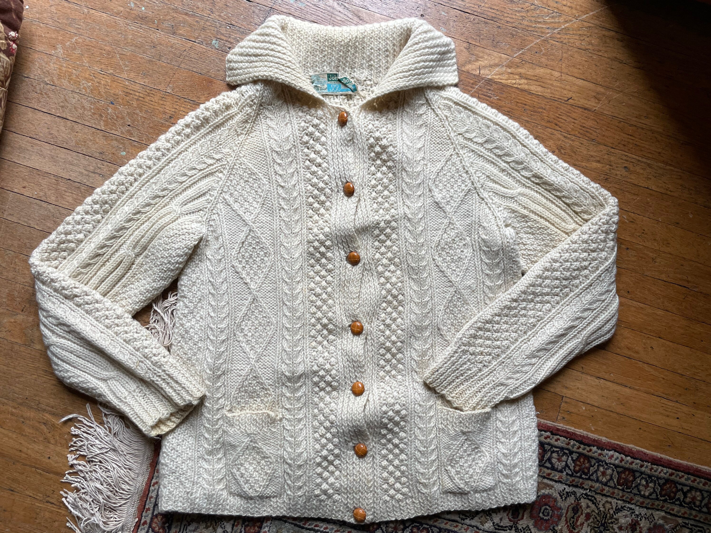 Cardigan top in malay