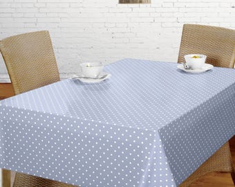 Pvc klein lichtblauw (poederblauw) polkadotontwerp, lichtblauwe ondergrond met witte stippen, afveegbaar, vinyl / plastic tafelkleed Tafelzeil