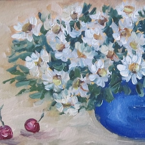 Pintura al óleo de manzanilla original, margaritas en un jarrón azul, pintura al óleo de margaritas blancas, pintura en miniatura, pintura al óleo de flores, obras de arte de margaritas