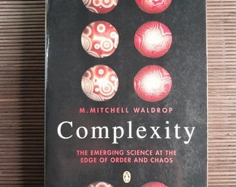 Livro clássico sobre a ciência da complexidade, de M. Mitchell Waldrop, 1992, brochura.