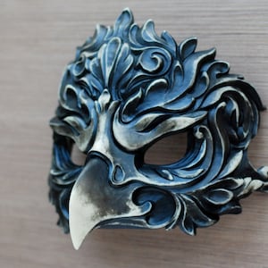 Maschera da uccello barokko in avorio