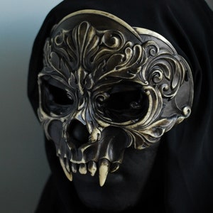 Dunkel Barokko s Maske, Elfenbein