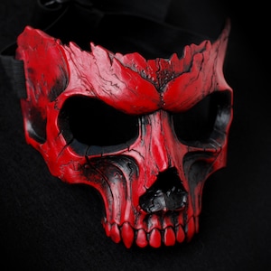 Mask N red