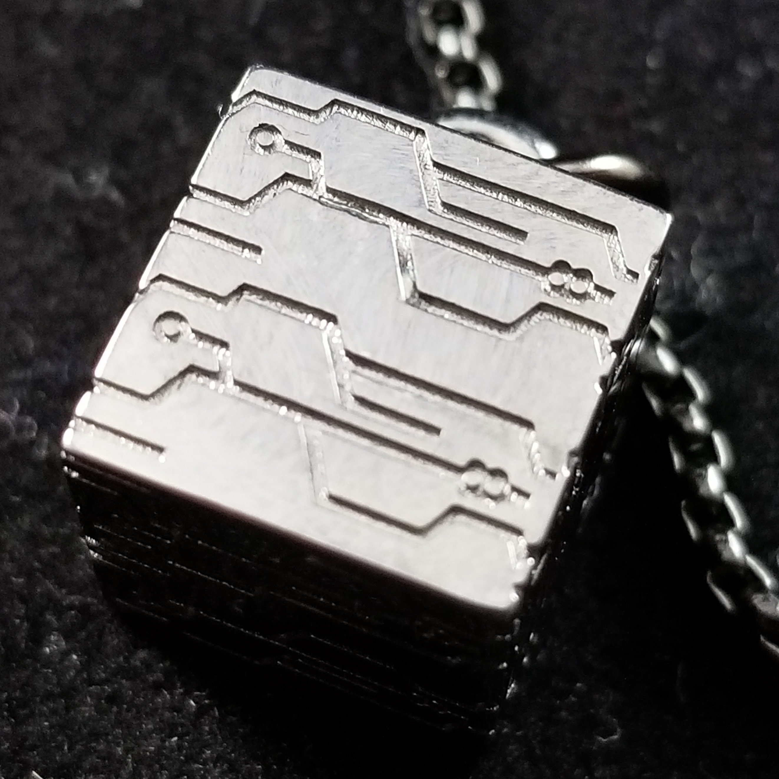Nier Automata Black Box Necklace - Etsy