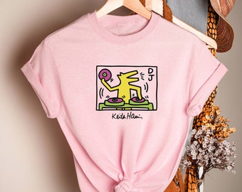 DJ Line Art Graphic T-Shirt 1980s Inspired Pop Art Unisex Minimalist Artist Turntable Record Top for Music Fans Tee