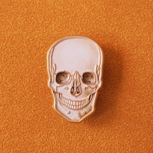 Custom Skull Enamel Pin – Personalized Anatomy Lapel Pin, Medical Gift for Doctors Nurses & Halloween, Human Bone brooch Gift, skeleton