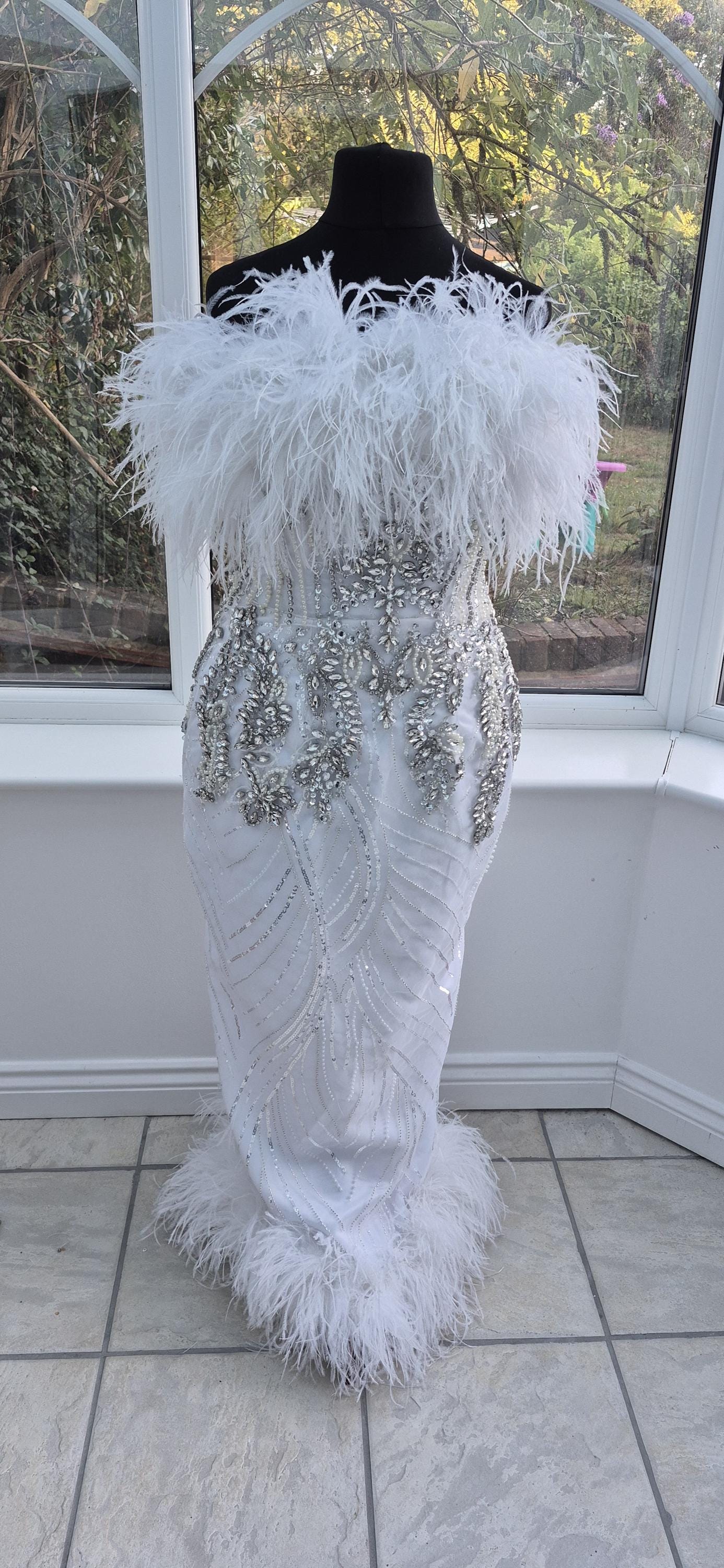 Handmade Luxury White Crystal Beaded Corset Ostrich Feather Dress Gown Custom Made to Measure Elegant Bridal Wedding Guest Outfit Feathers Handmade Luxury White Crystal Beaded Corset Ostrich Feather Dress Gown Custom Made to Measure Elegant Bridal Wedding Guest Outfit Feathers