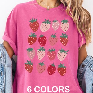 Erdbeer-Coquette-Shirt Botanischer Garten Shirt Erdbeerästhetisches Tshirt Komfort-Farbshirt Cottagecore-Shirt Frucht-T-Shirt Blumen-T-Shirt