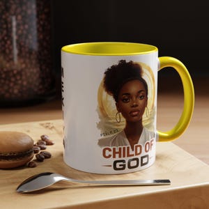 Taza personalizada "Niño de Dios", taza de café cristiana para mujer negra, regalo de fe personalizado, taza espiritual para mujer, artículos para beber con versículos bíblicos Yellow