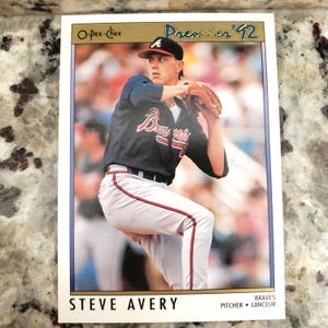 Baseball Collector Card - 1992 O-Pee-Chee Premier - Steve AVERY