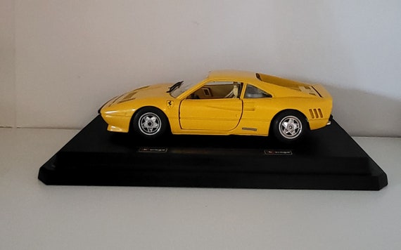 ミニカー burago Ferrari GTO (1984) 1/18 s-l400.jpg