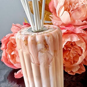 Resin Reed Diffuser|Pale Pink|Cream|Gold Leaf|Home Fragrance|Home Decor|Gift
