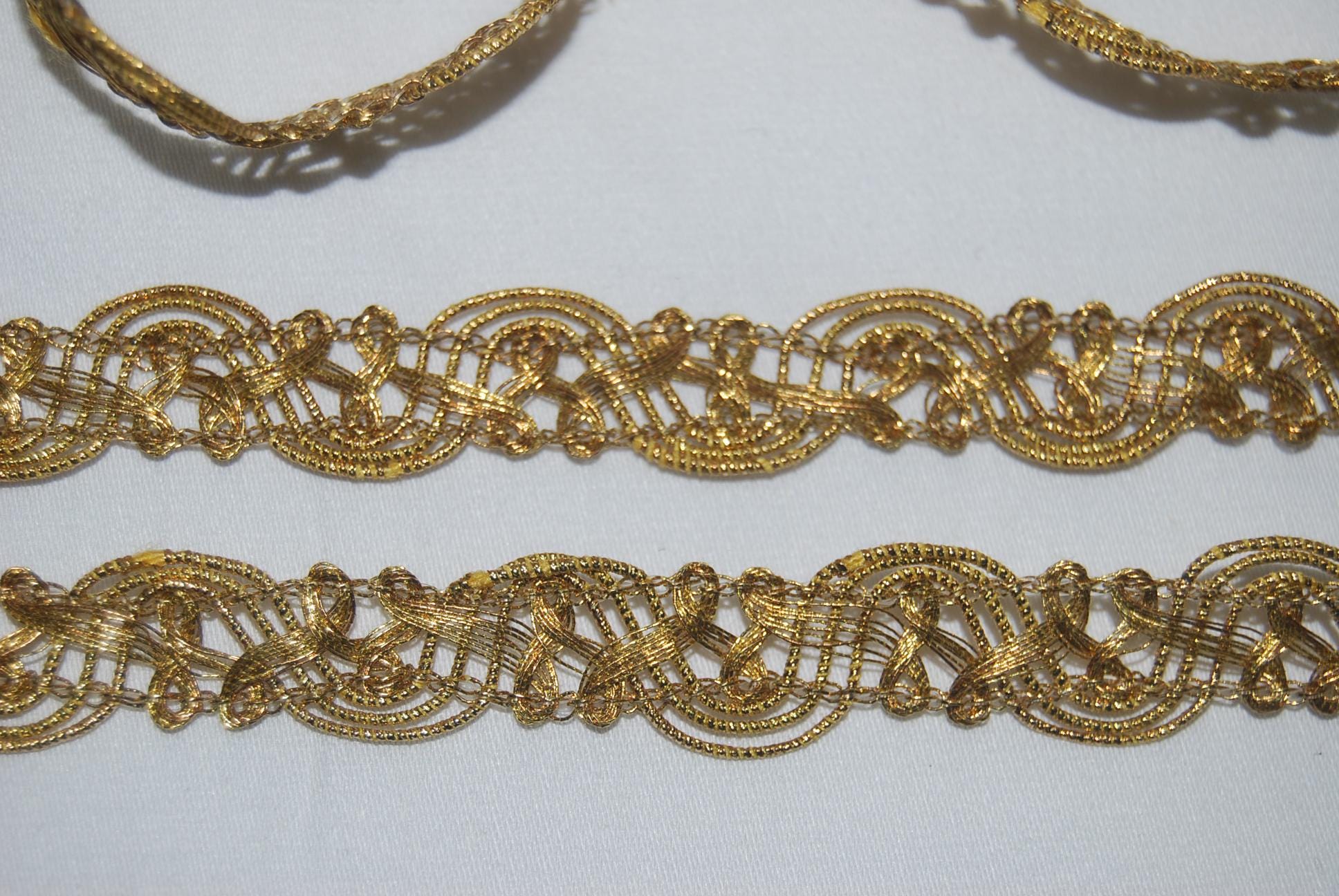 Tissus,Robe de mariée brodée en dentelle Col brodé, bordure de col
