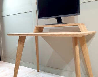 OAK desk with MONITOR shelf and STUNNING tapered legs