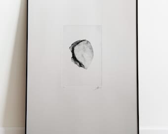 Originaler surrealistischer Kupferstich | Limitierte Auflage „Pebble II“, signiert | Dekorative Wanddekoration