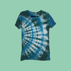 Blue Sunburst Tie Dye V-Neck