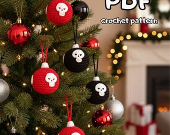 Giocattolo all'uncinetto per l'albero di Natale con un teschio, modello per decorazione all'uncinetto per l'albero di Natale