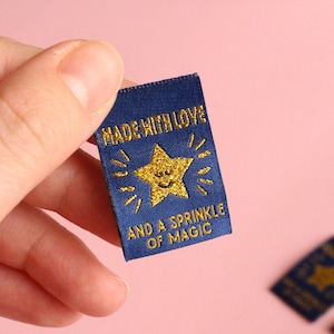 Gewebte Labels für handgemachte Kleidung | 6er Set GOLD STAR Stoffanhänger, Nähetiketten "Handmade With Love And A Sprinkle of Magic"
