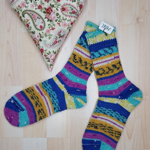 Cuddly warm and super thick socks made of eight-ply sock wool in size 39 / 40