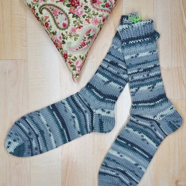 Cozy, warm and extra thick socks made from six-thread virgin merino wool in size 39/40