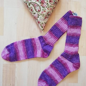 Knitted socks made of extra-fine merino wool in size 41 / 42