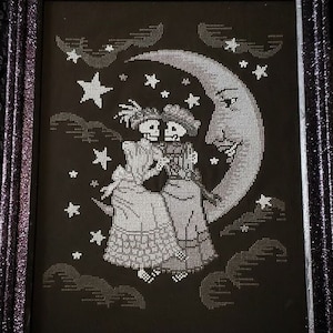 Luna edoardiana - Schema punto croce gotico - Punto croce Halloween - Punto croce scheletro - Luna di carta antica - Lesbica - PDF digitale