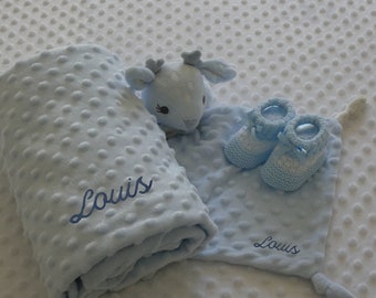 Composition couverture et doudou RENNE bleu en minky  pour bébés personnalisables. Dès la naissance