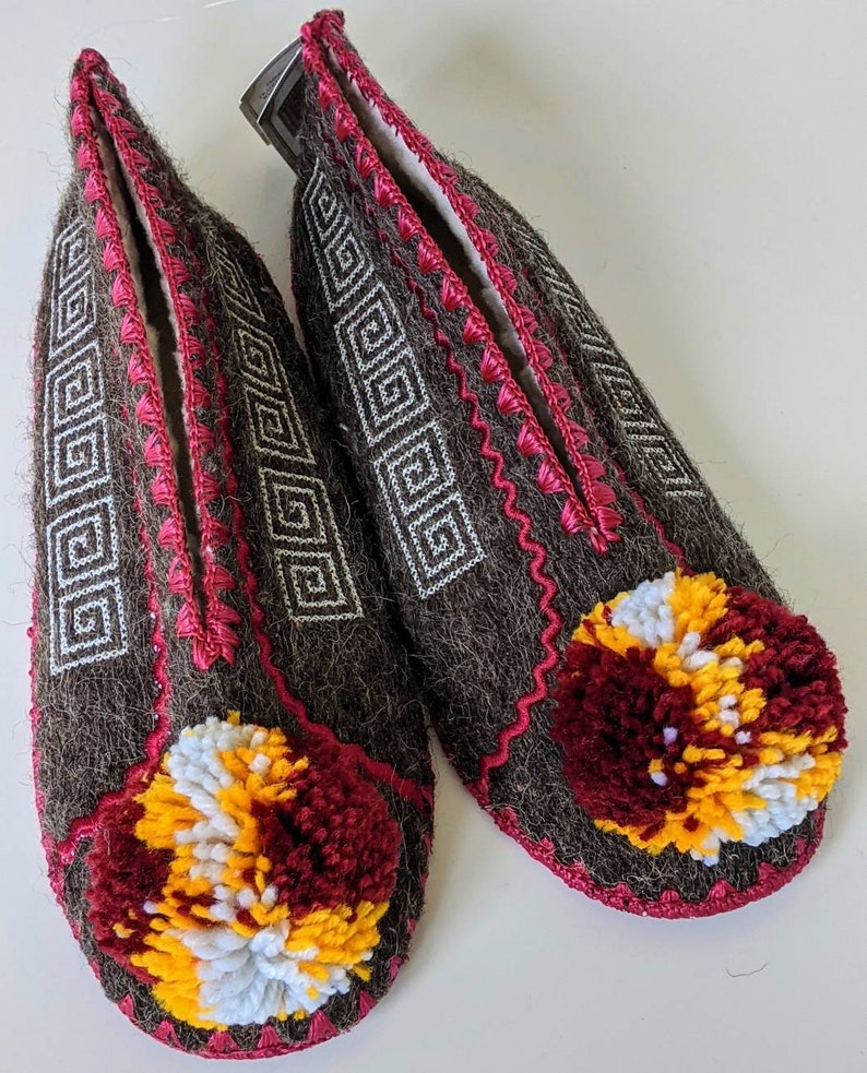 Luxury Unisex Woollen Pompom Slippers EU42 UK8 Gryffindor House Colours Beautiful Embroidery Detailing Leather Sole Traditional Greek Gift