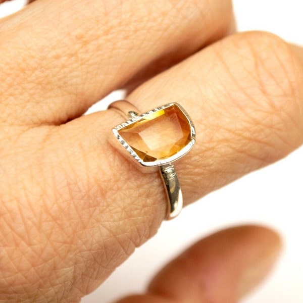 Topaze Impériale 13,91 Carats - Pierre Jaune Naturelle Du Brésil - Taille Ovale - Neuf Sans Boîte