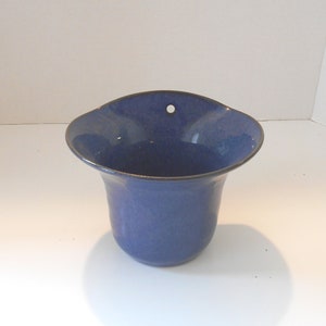 Pottstown Pottery Linda Potts Seagrove NC Wall Table &quot;Wall Pocket&quot; Vase Signed 1997 Cobalt Blue