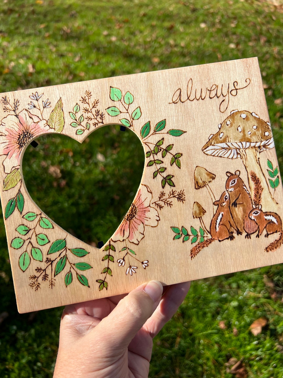 Wooden Heartshaped Picture Frame With Mother Chipmunk & Babies