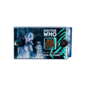 Doctor Who: Día de los Daleks - Sección del disfraz de Ogron usado en pantalla - Miniexhibición