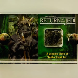 Star Wars - Return of the Jedi - Teebo Ewok fur swatch mini display