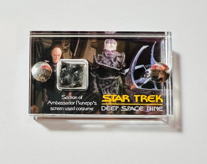 Mini Display - Star Trek Deep Space Nine section of Screen Used Costume