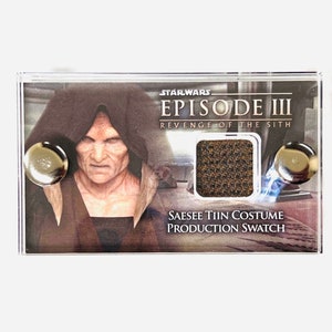 Star Wars Episode 3 - Saesee Tiin Costume Swatch section mini display.