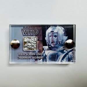 Doctor Who - Miniexhibición de la sección de disfraces de Cyberman usados en pantalla de los años 80.