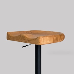 Barhocker aus Holz in schwarz ohne Lehne
