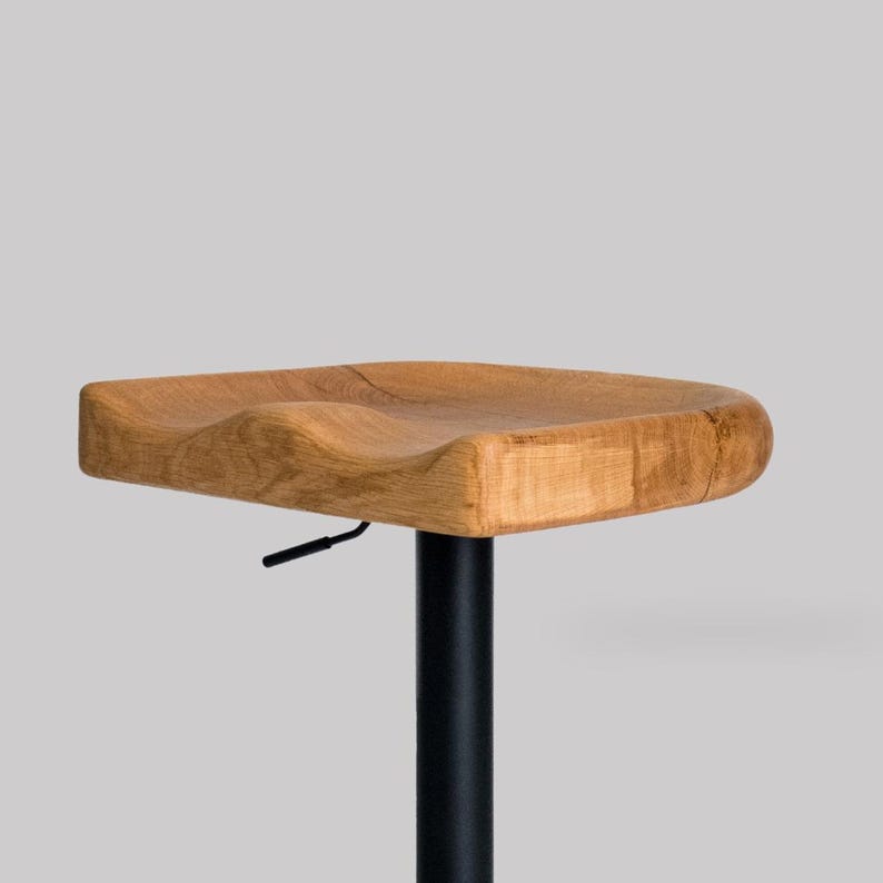 Barhocker aus Holz in schwarz ohne Lehne