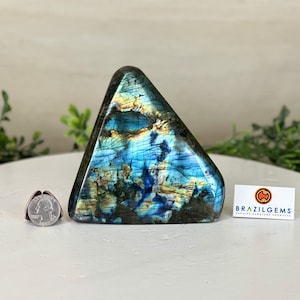 研磨済みフリーフォームラブラドライト宝石、重量2.5ポンド、高さ4.5