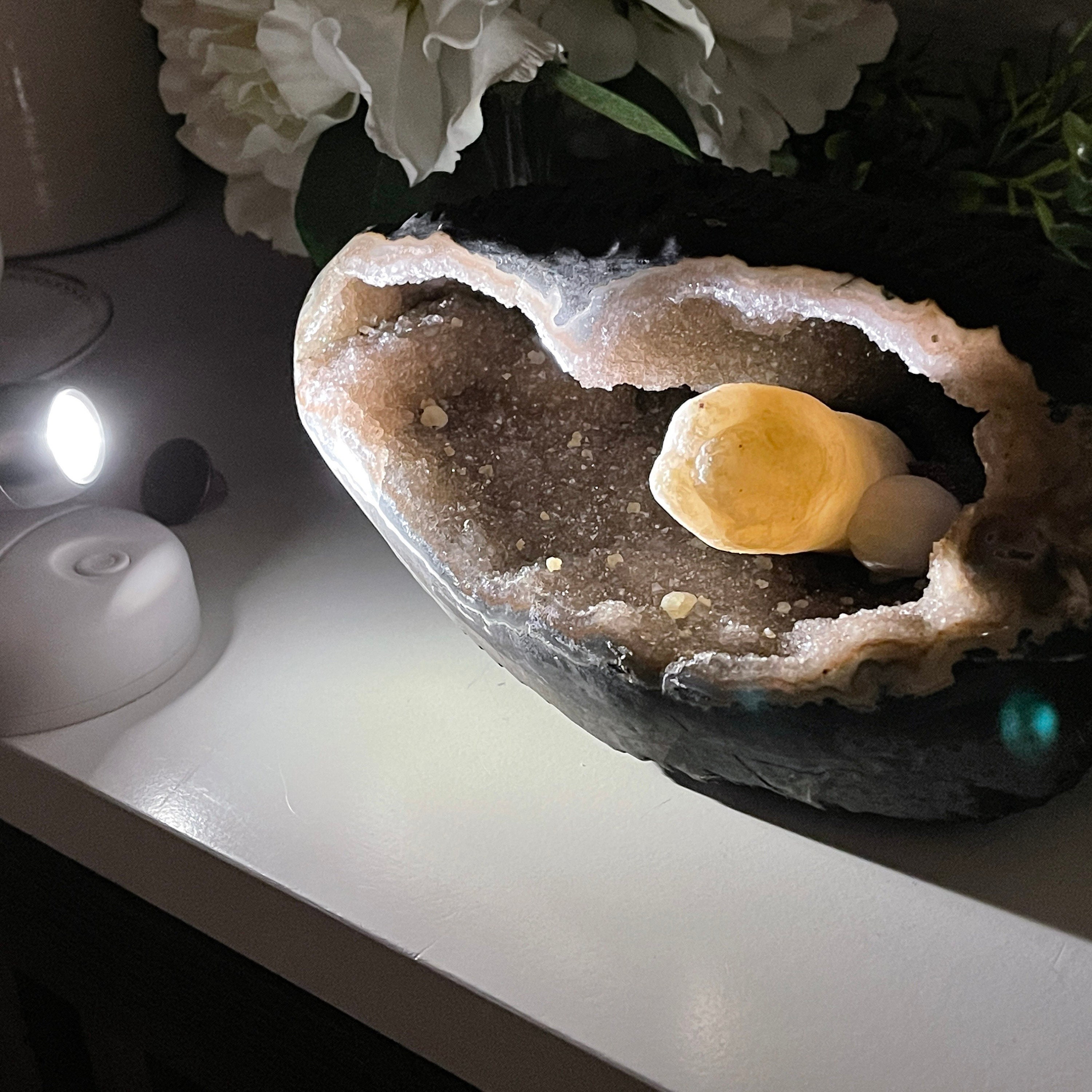 エクストラプラス品質のユニークなウルグアイ産アメジストジオード、高