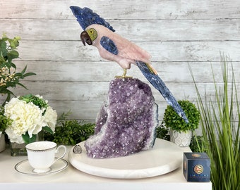 ローズクォーツの鳥の彫刻：アメジストの台座、瑪瑙とソーダライトの羽